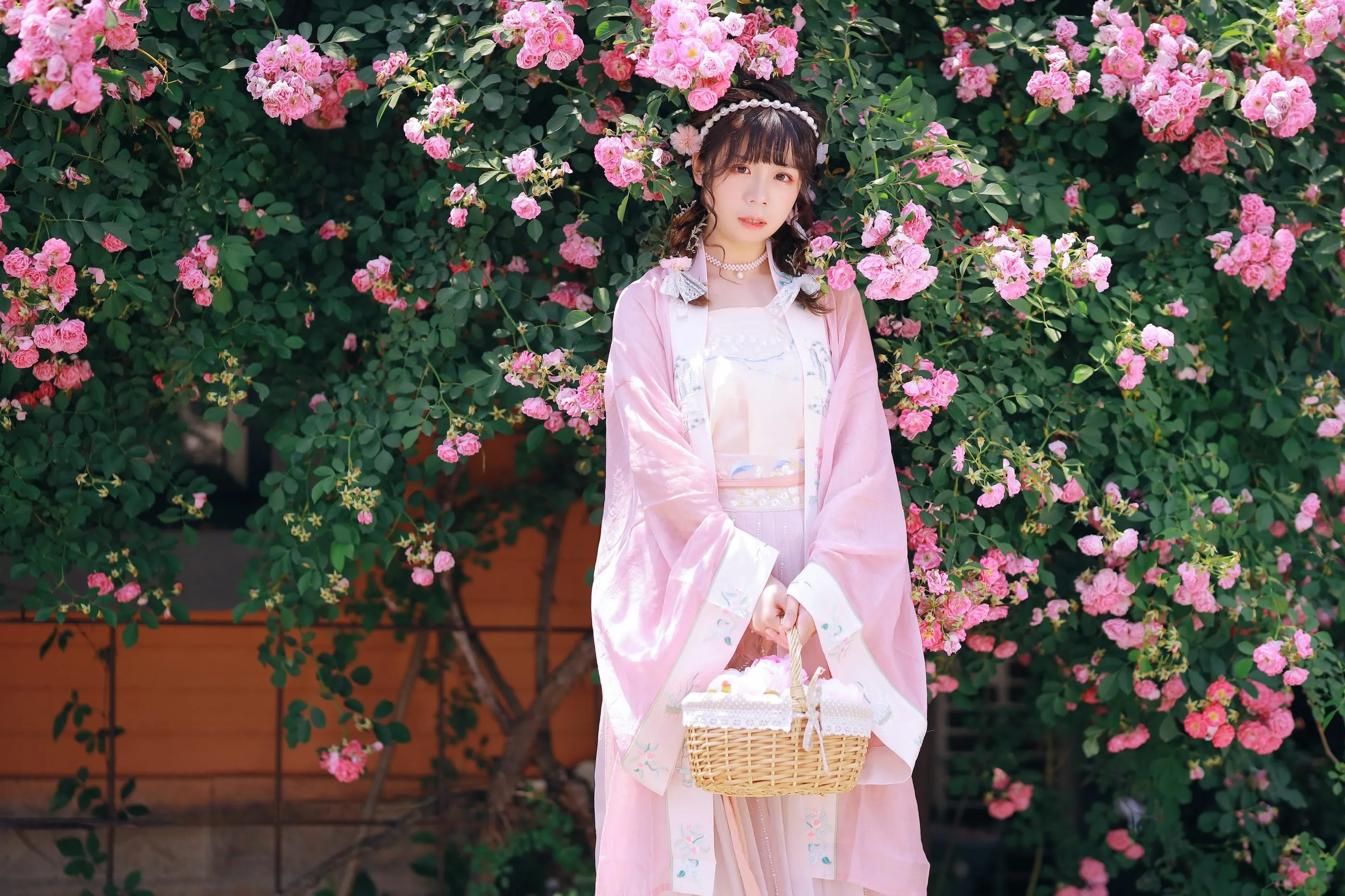[YITUYU艺图语]2022.08.20 吻花香 Suky喜欢软绵绵毛茸茸的团子 [26P]插图8